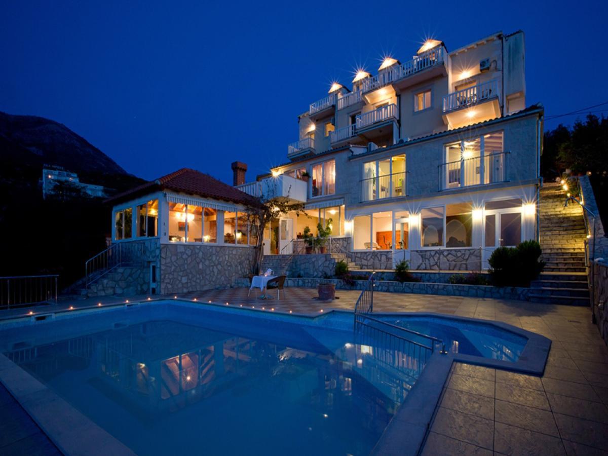 Apartments Carol Royal 챠브타트 외부 사진