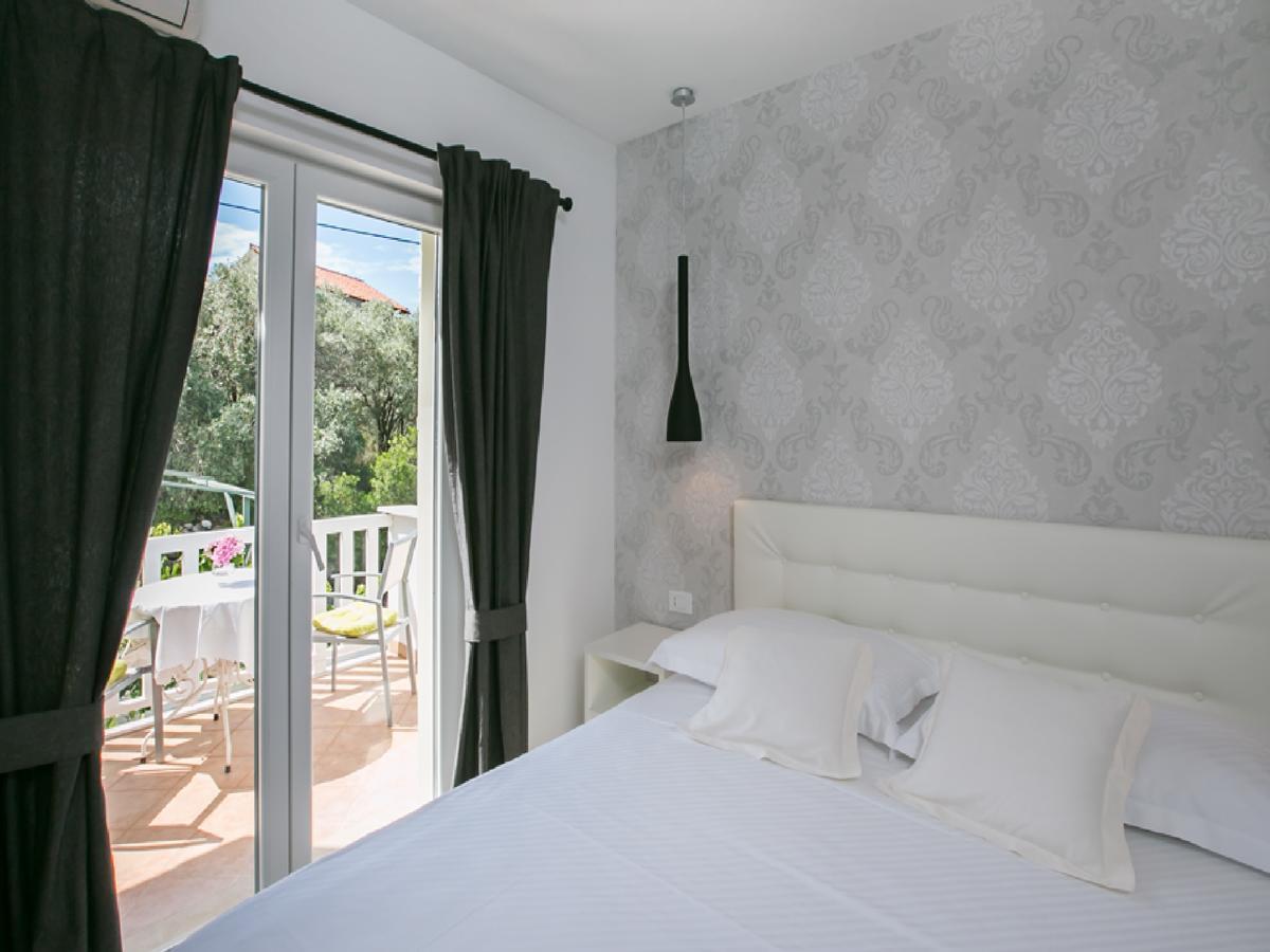 Apartments Carol Royal 챠브타트 외부 사진
