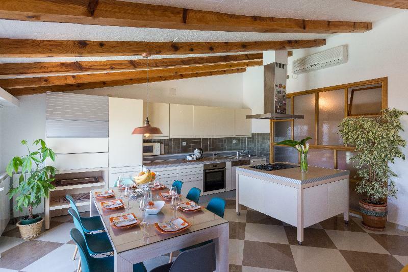 Apartments Carol Royal 챠브타트 외부 사진