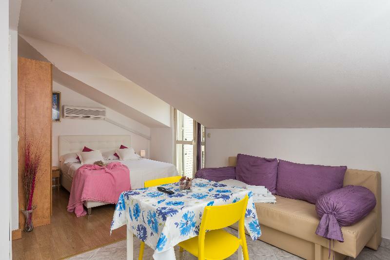 Apartments Carol Royal 챠브타트 외부 사진