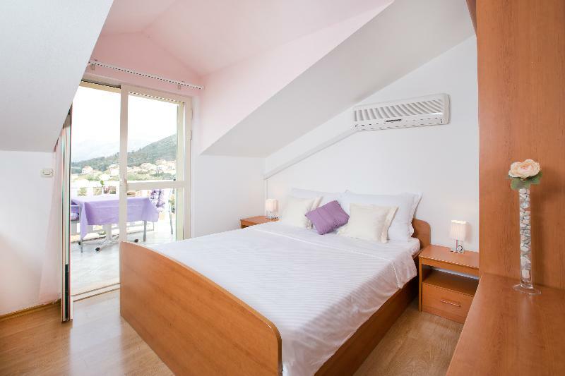 Apartments Carol Royal 챠브타트 외부 사진