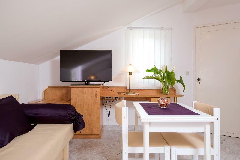Apartments Carol Royal 챠브타트 외부 사진